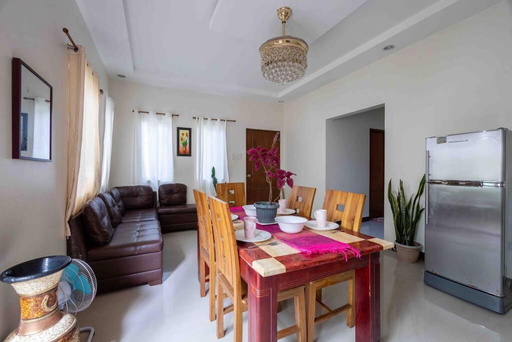 Four Bedroom Staycation House In Tagaytay Tagaytay City Exteriör bild