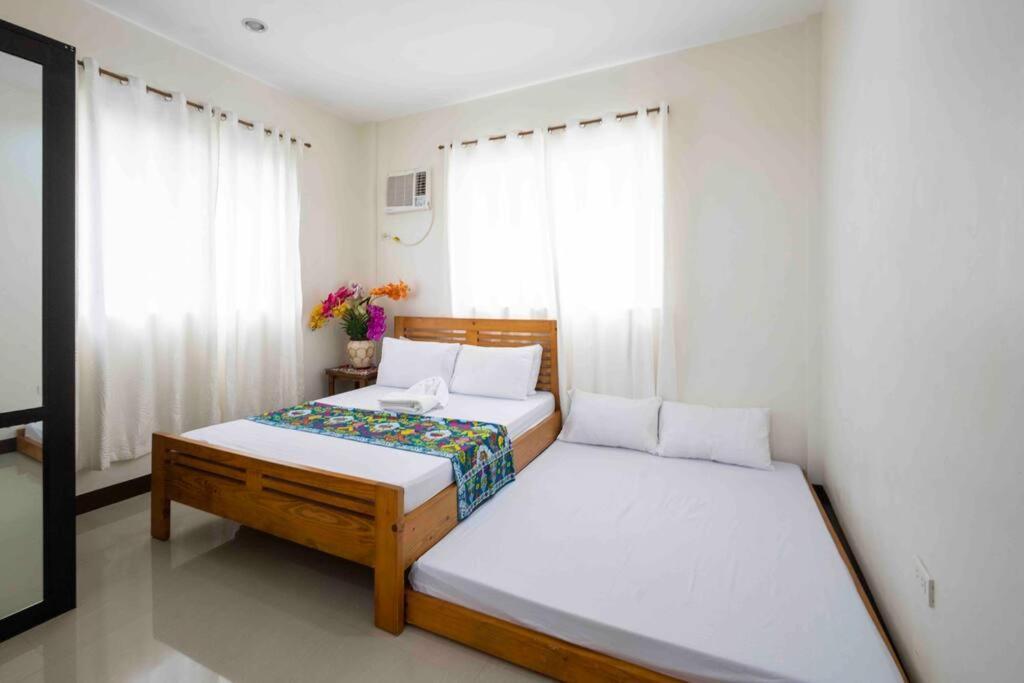 Four Bedroom Staycation House In Tagaytay Tagaytay City Exteriör bild