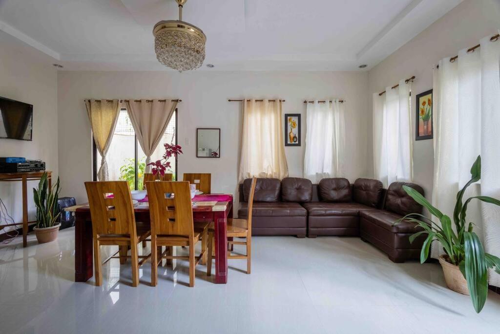 Four Bedroom Staycation House In Tagaytay Tagaytay City Exteriör bild